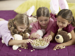 Properties of pistachios for children